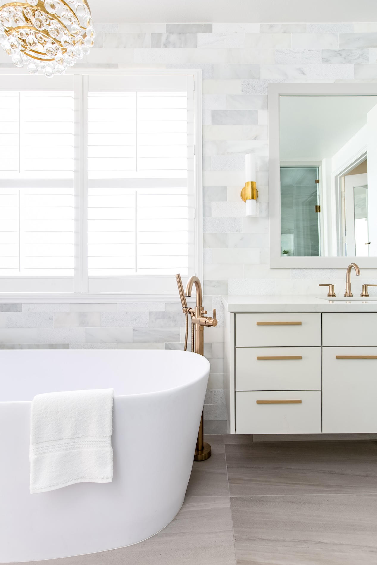 Laura Abrams Design Primary Bathroom