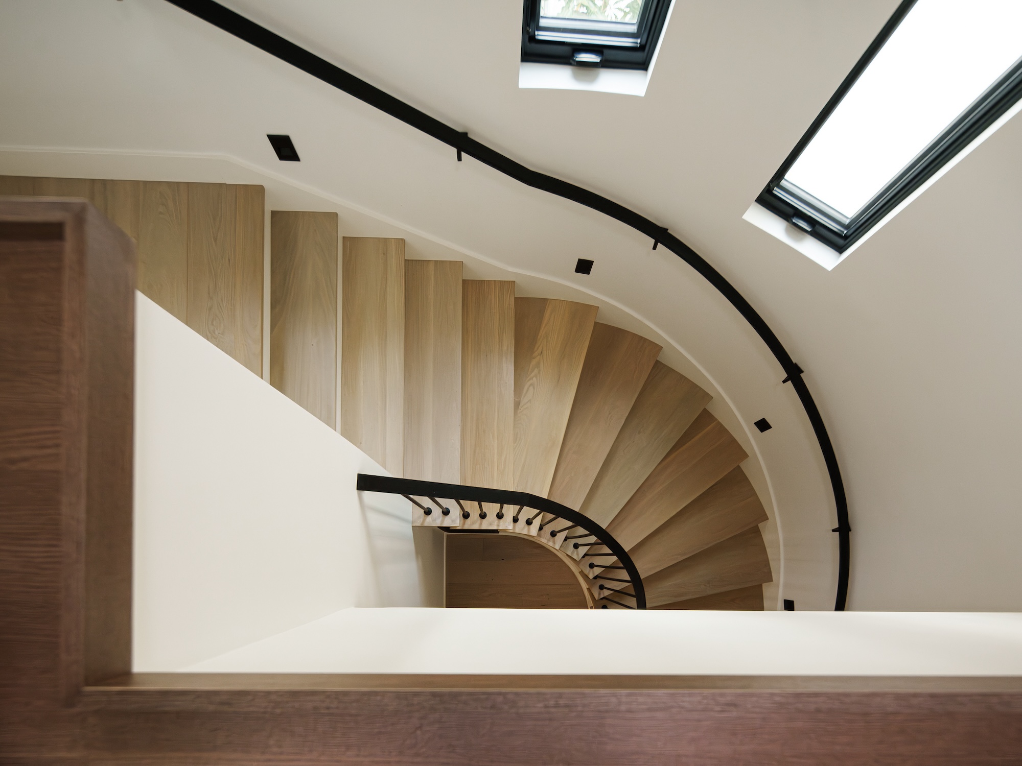 Laura Abrams Design Staircase Design With Gentle Curve