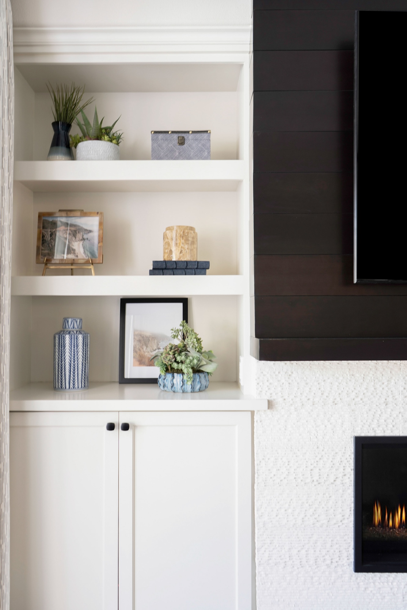 Living Room Built In Shelves San Diego Ca