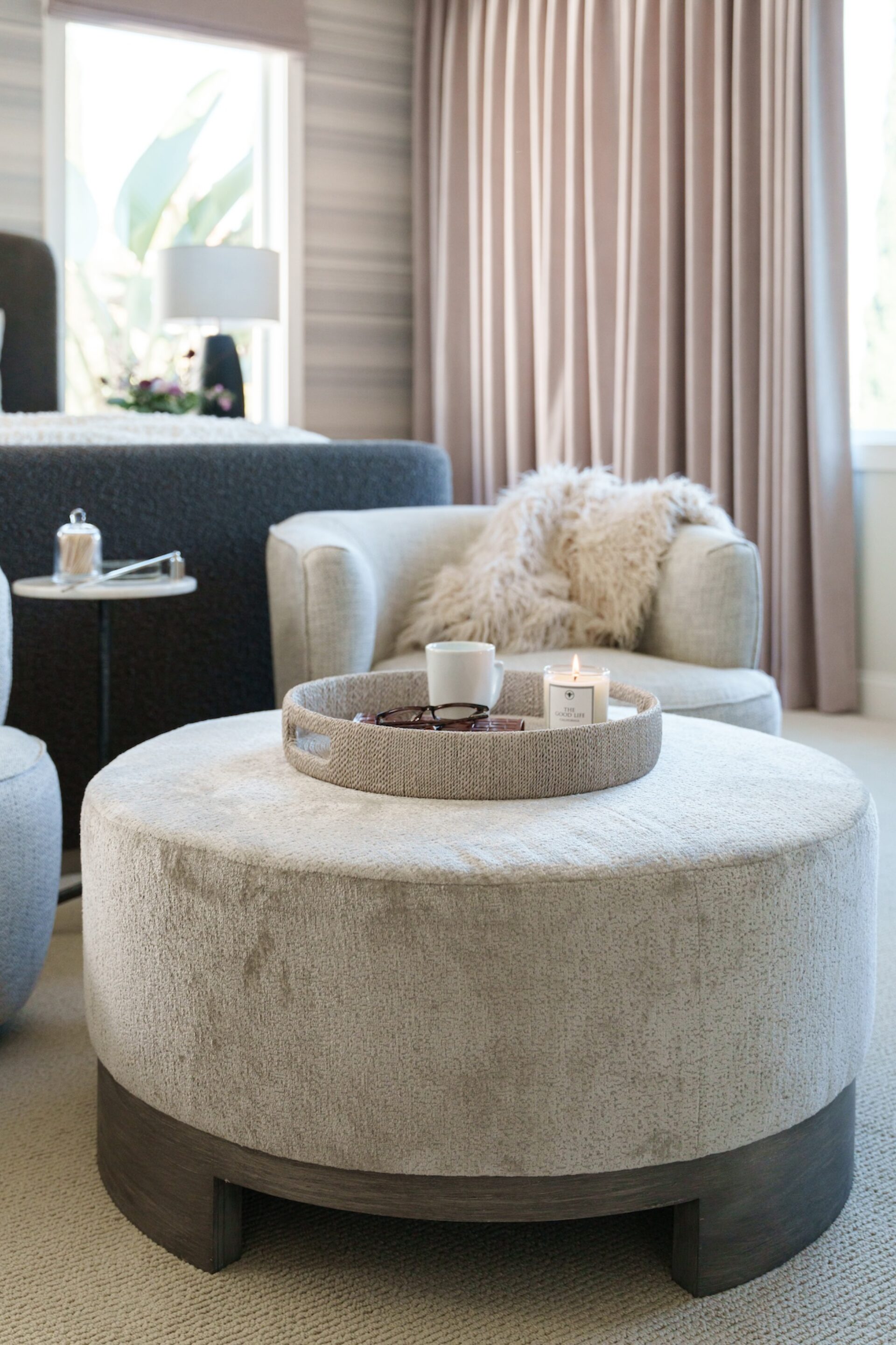 Round Ottoman With Tray Coffee Mug