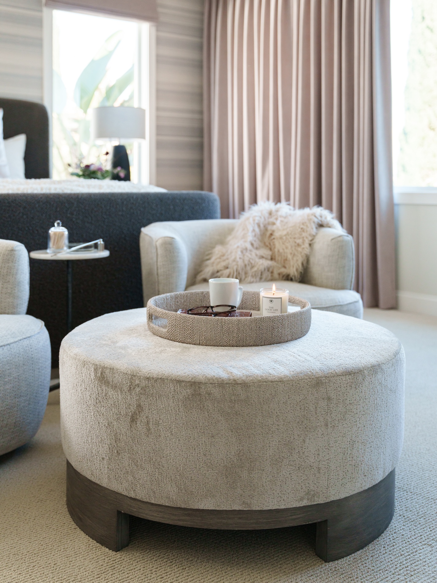 Round Ottoman With Tray Coffee Mug