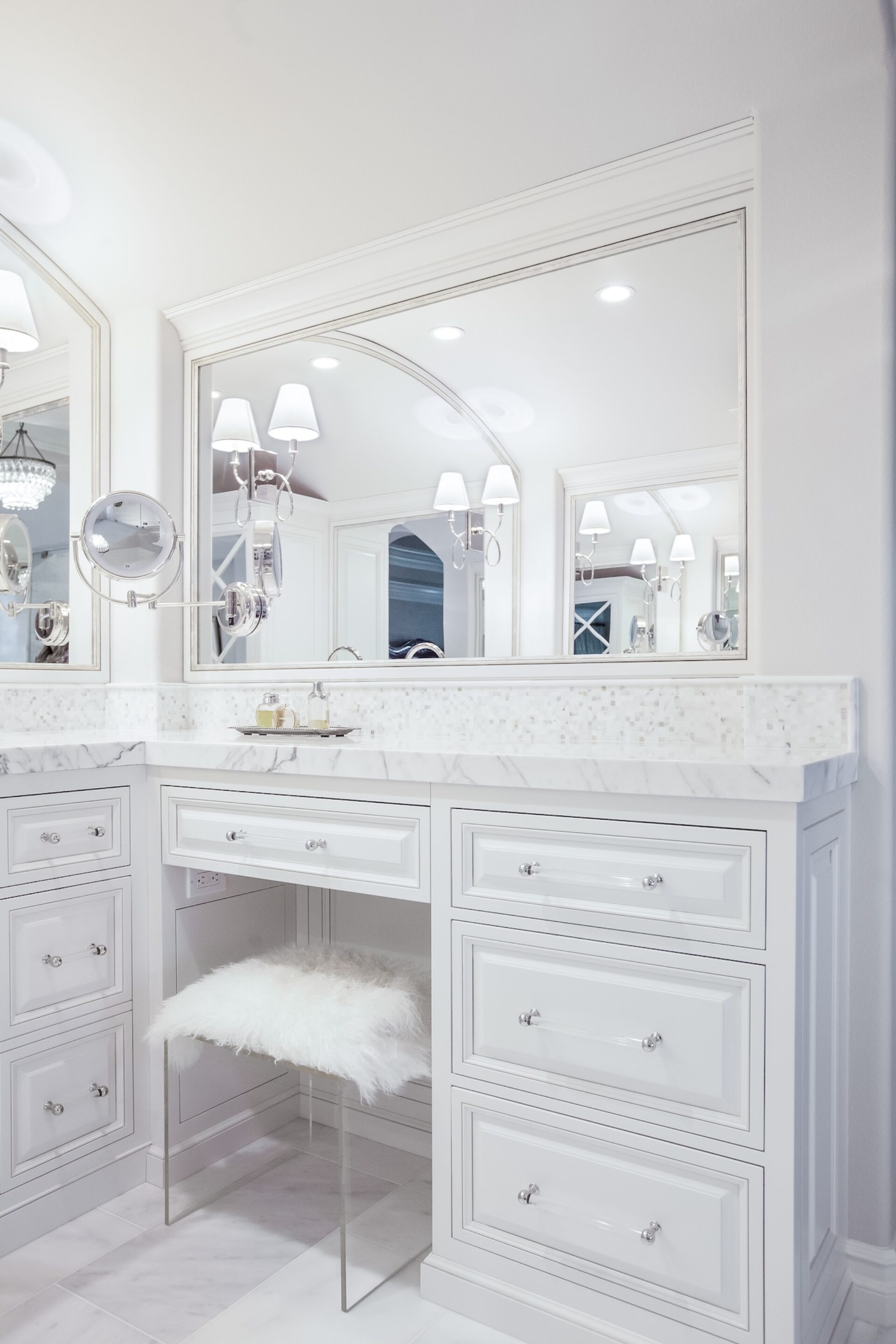 White Bathroom Makeup Vanity Itnerior Design
